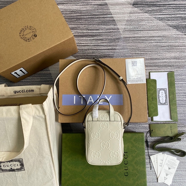 グッチバッグ背面デザイン